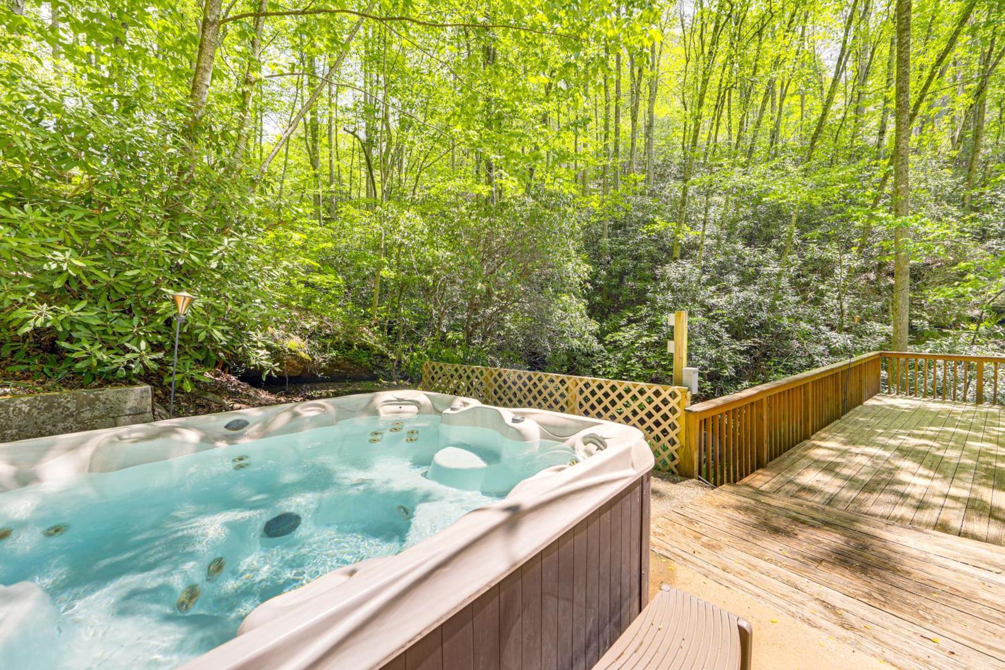 Bryson City Cottage With Hot Tub And Waterfall Views! Ngoại thất bức ảnh