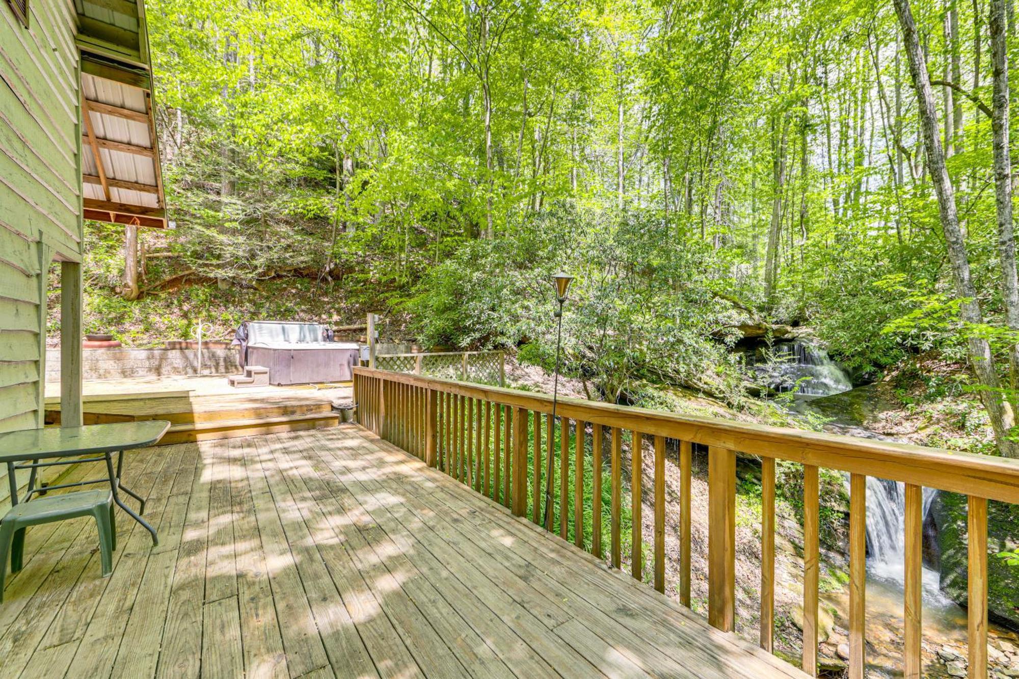 Bryson City Cottage With Hot Tub And Waterfall Views! Ngoại thất bức ảnh
